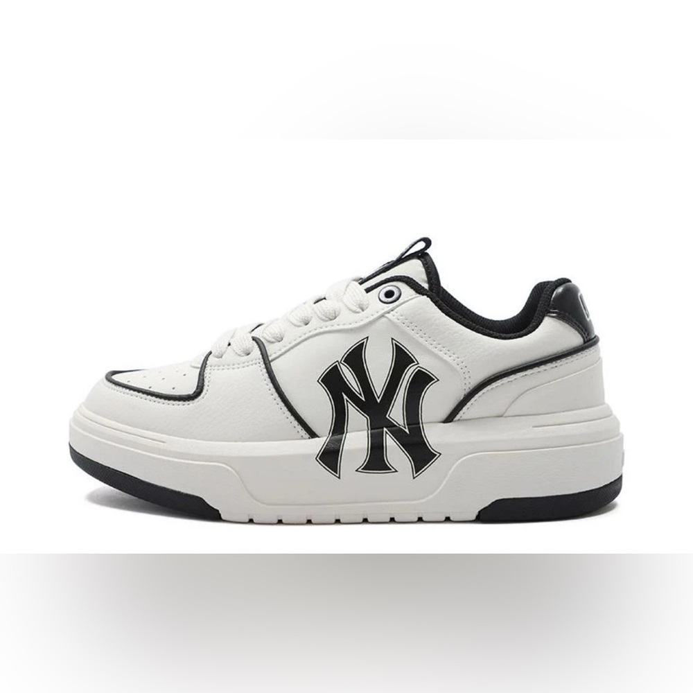 MLB Chunky Liner New York Yankees Baseball Sneakers White/Black US 8 / 39